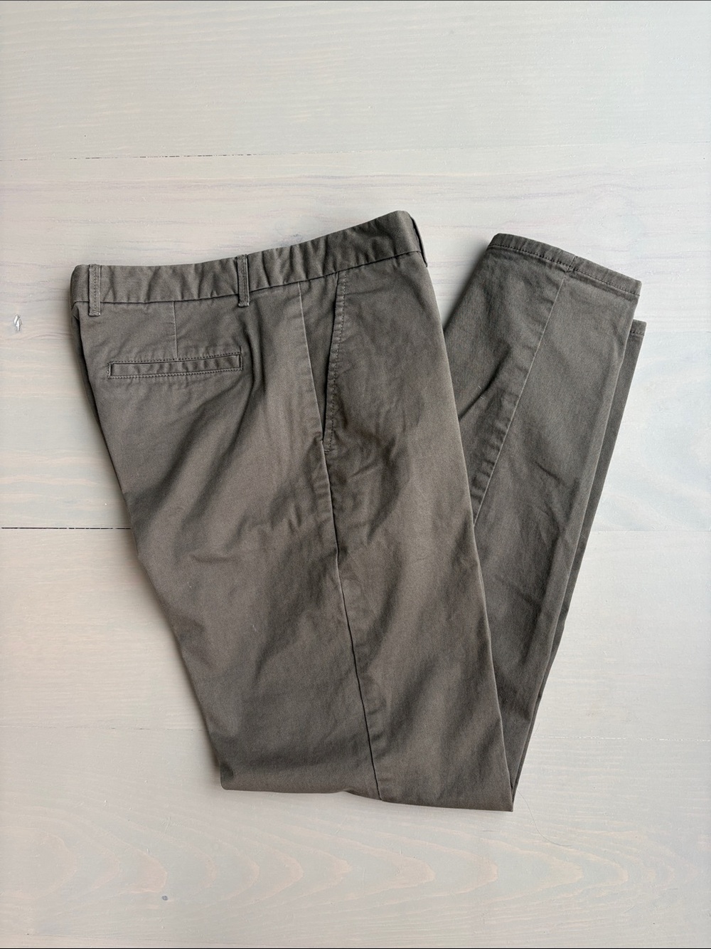GAP Women’s Olive Gray Chinos - Straight Leg